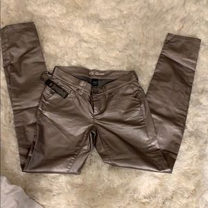 NWT VS Siren Skinny Jeans